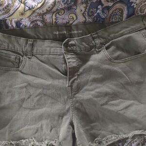 Old Navy Army Green Boyfriend Shorts. Size 16